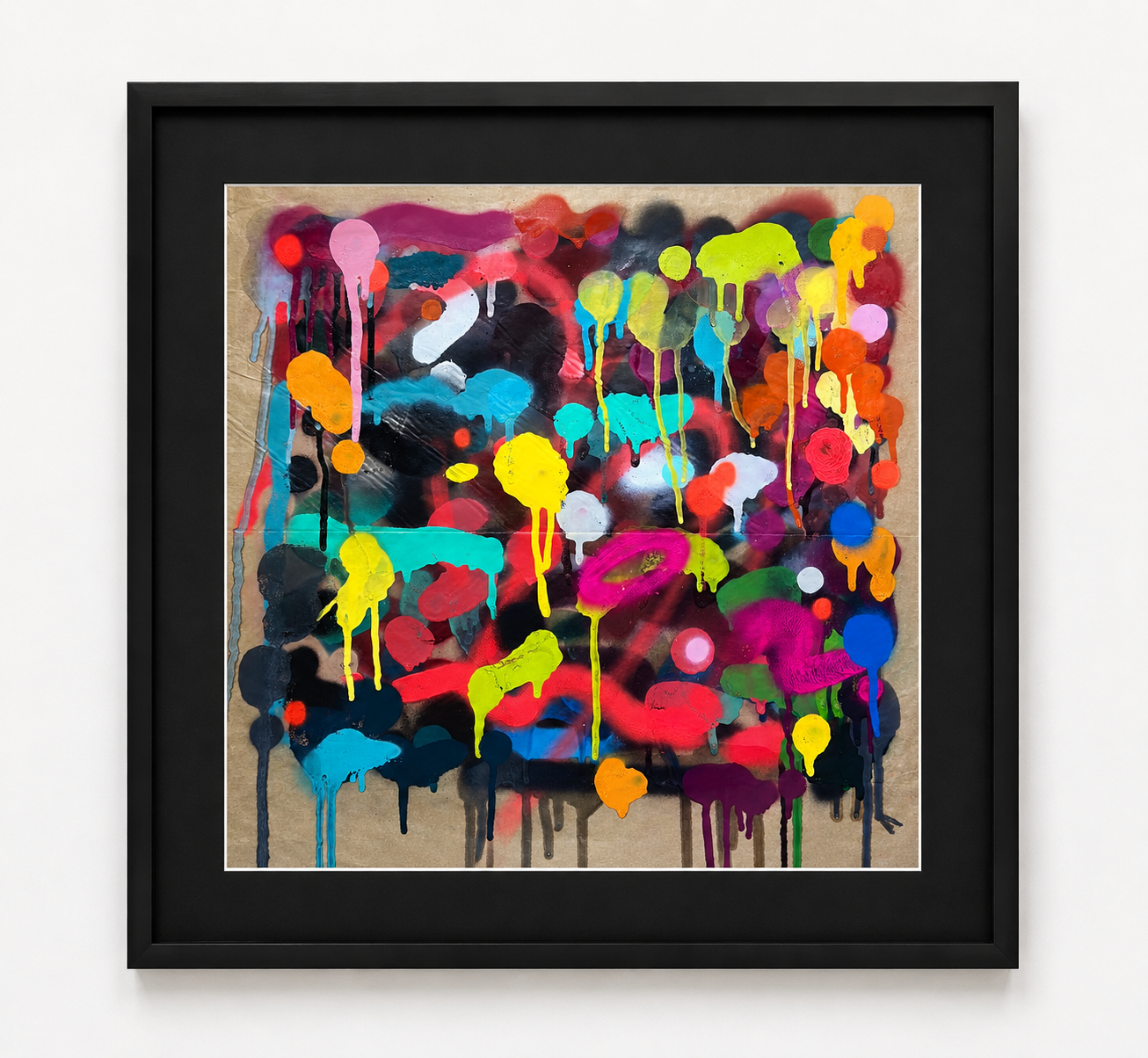 Pintura abstracta de manchas de colores hechas con sprays